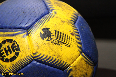 Wedstrijdbal / Game ball THW Kiel vs FC Barcelona Borges - EHF Champions League