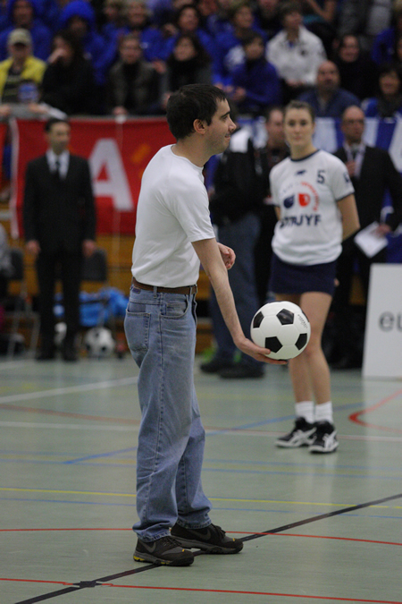 Inworp + wedstrijdbal finale Europacup korfbal - Boeckenberg vs DOS46
